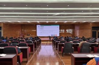 潔晶集團組織進(jìn)行AI應(yīng)用培訓(xùn)